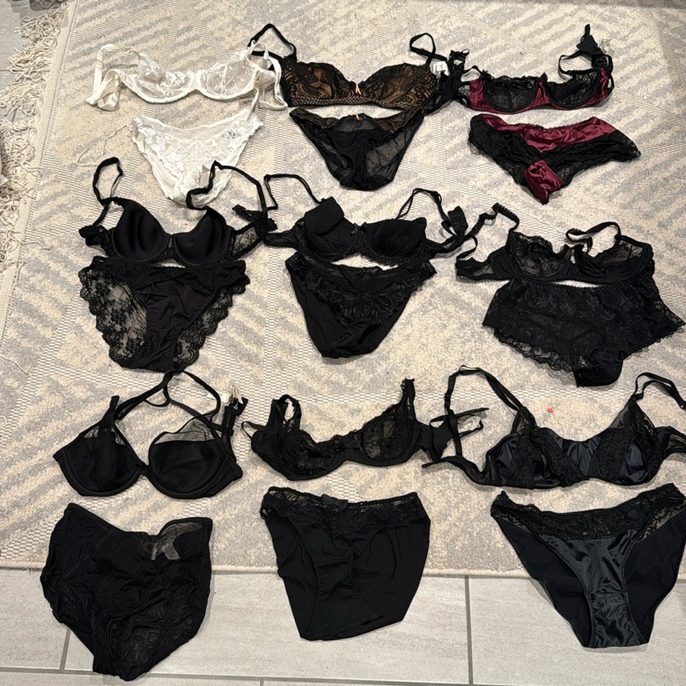 Aubade 32c/34b/size small 9 sets of bras’s underwear barely used.